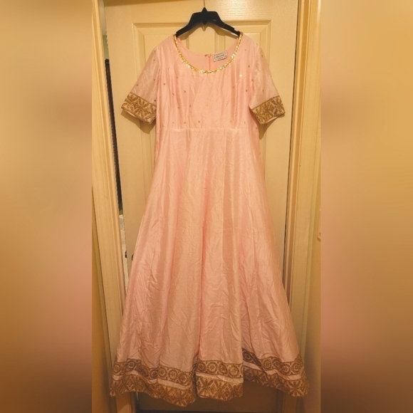 Simone Dresses & Skirts - Full length Formal dress